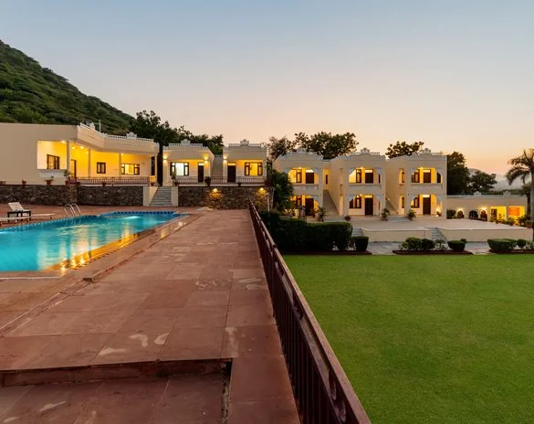 Hill Garden Resort Restaurant Ambience